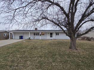 298 Red Fox Rd SE, Cedar Rapids, IA 52403