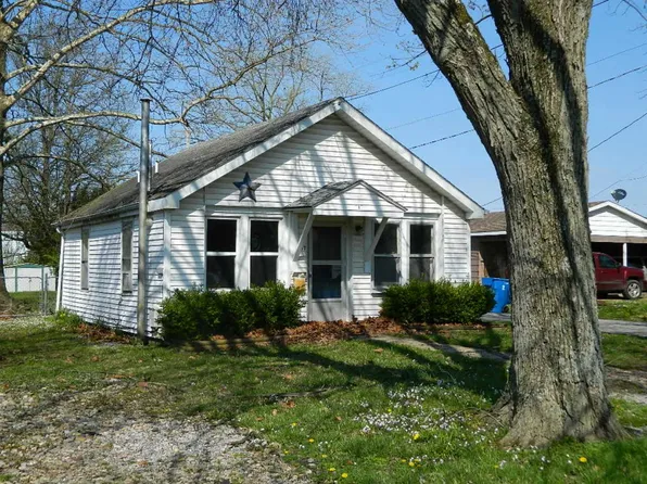 717 George St, Fairfield, IL 62837