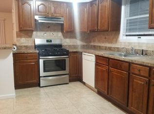 19 Davis St, Harrison, NJ 07029