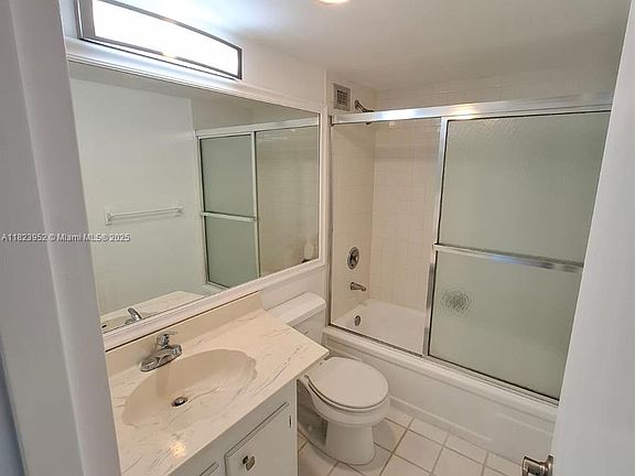 5th image of 1650 NE 115th St APT 209