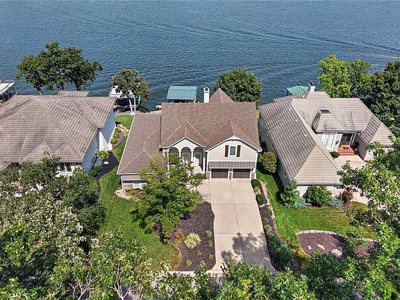 3rd image of 326 Shore Dr