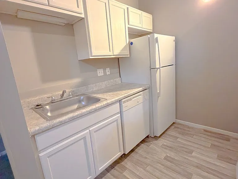 Mason School Apartments — Photo 3