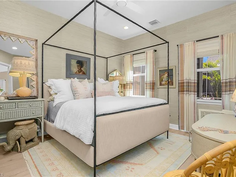 7286 Saona Ct — Photo 16