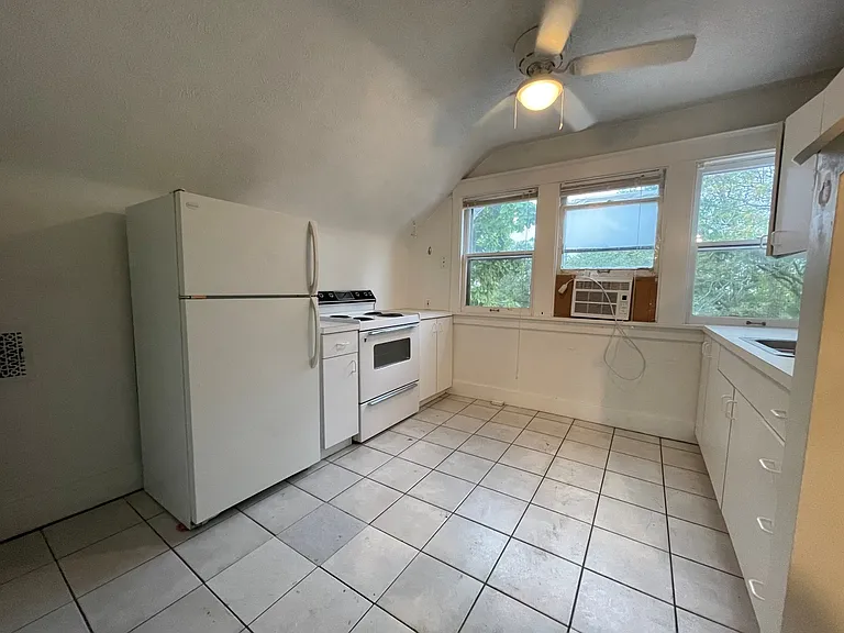 4909 California St #3 — Photo 8