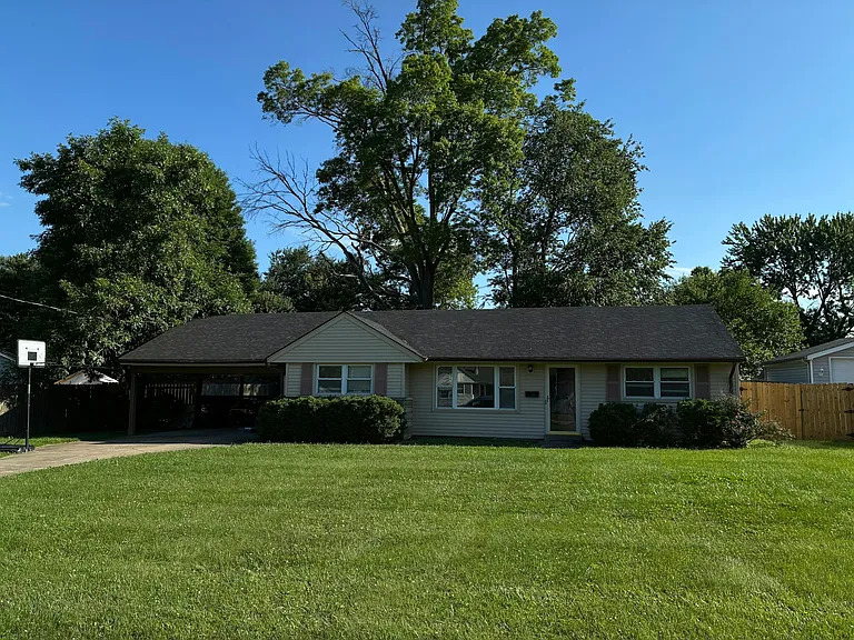 5402 Count Fleet Dr — Photo 3