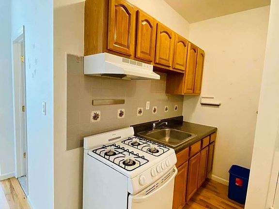 2nd image of 21-79 Steinway St #2B