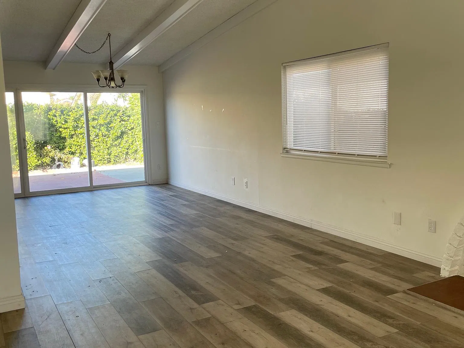 3 bed, 1306 sqft, $3,850 — Photo 3