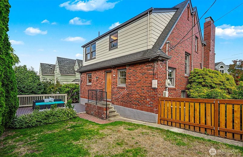 5th image of 1443 Palm Avenue SW