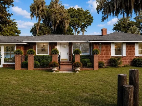 1900 E HOLLY OAKS LAKE Road E, Jacksonville, FL 32225