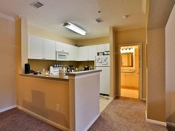 4th image of 9415 Crescent Loop Cir APT 304