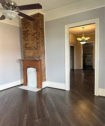 2nd image of 405 Belleville St