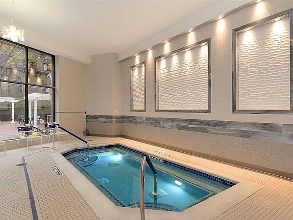 5th image of 2 Bay Club Dr APT 10Y