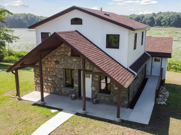 25481 Jefferson Center St, Cassopolis, MI 49031