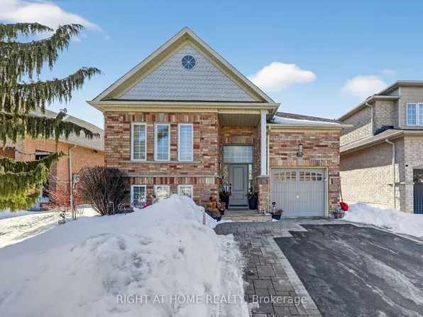 75 Fencerow Dr, Whitby, ON L1R 3N2