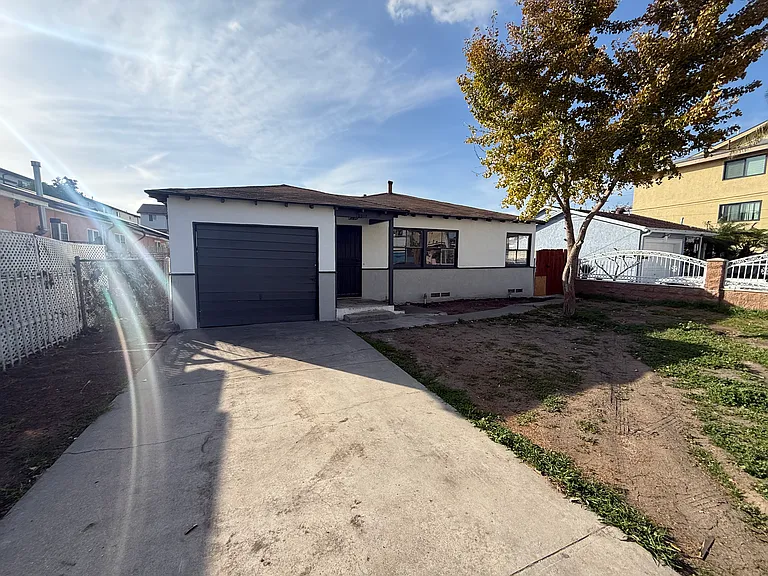 13917 Chadron Ave — Photo 2