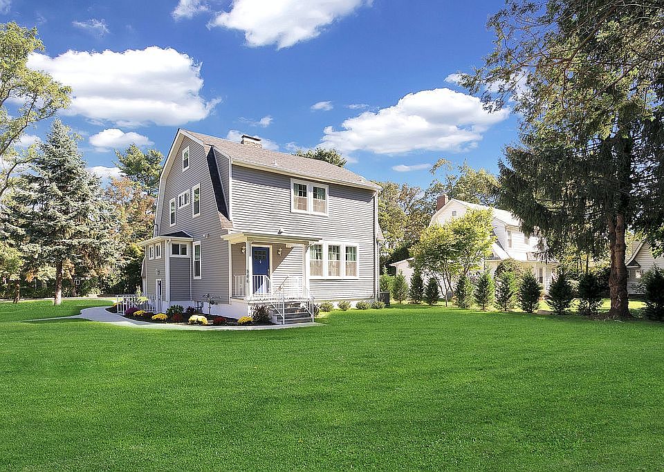 1st image of 806 Glen Cove Ave