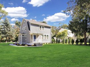 806 Glen Cove Ave, Glen Head, NY 11545
