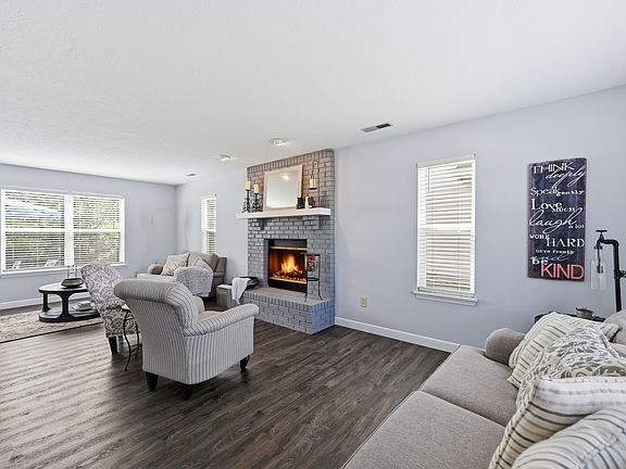 3rd image of 7719 Cherrybark Dr