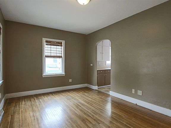 3rd image of 1222 Parker St