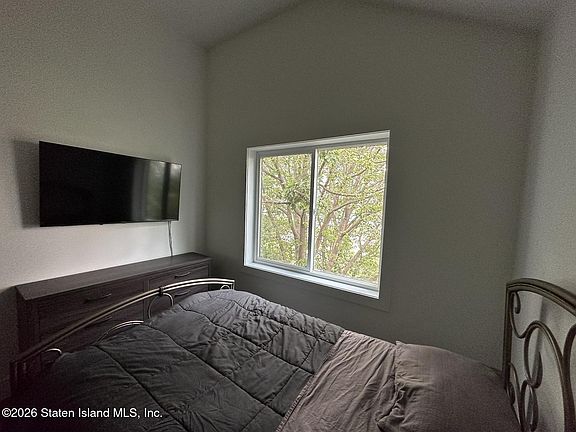 4th image of 33 Ridgefield Ave