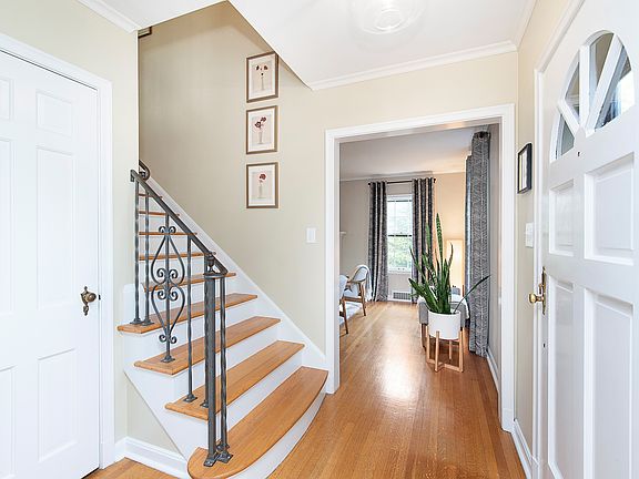 2nd image of 5972 N New Jersey St