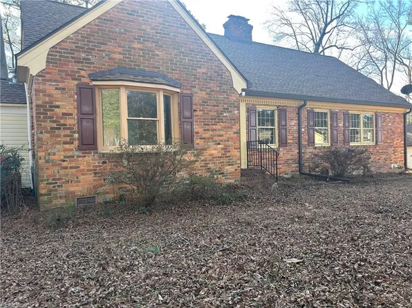 9100 Cedar Crest Ln, Suffolk, VA 23436