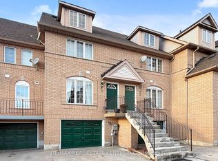 80 Strathaven Dr #12, Mississauga, ON L5R 3V9