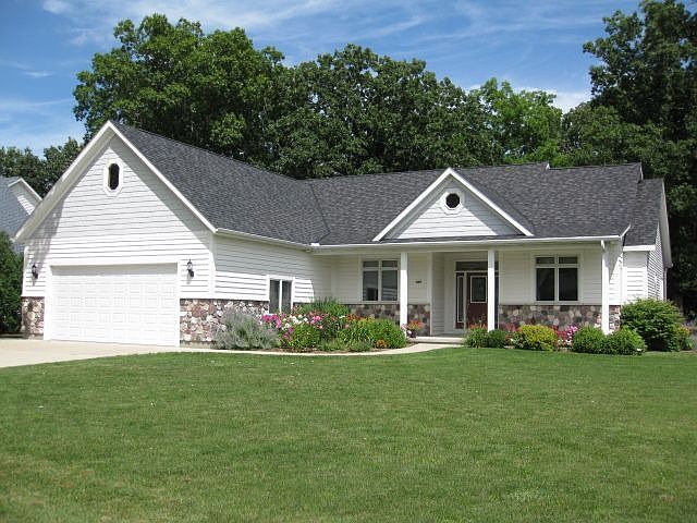 1st image of 407 Riverwood Ct