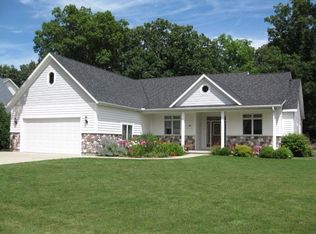 407 Riverwood Ct, Watertown, WI 53094