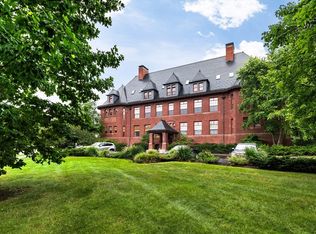 33 Forest St APT 310, Lexington, MA 02421