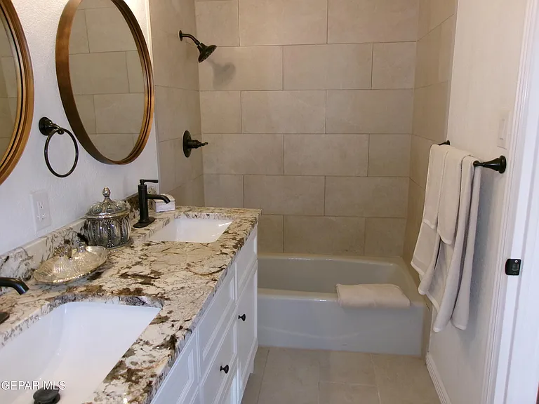 294 Vaquero Ln #B — Photo 22