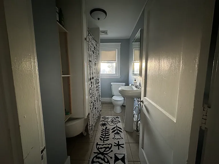 11 Colonial Rd — Photo 6