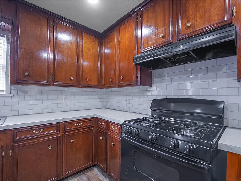 5206 Avenue M — Photo 12