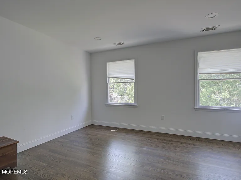 220 Branch Ave — Photo 34