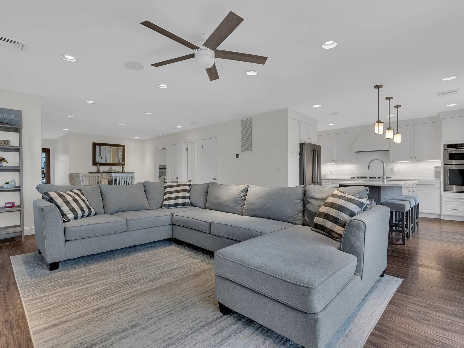 2 bed, $3,300 — Photo 3
