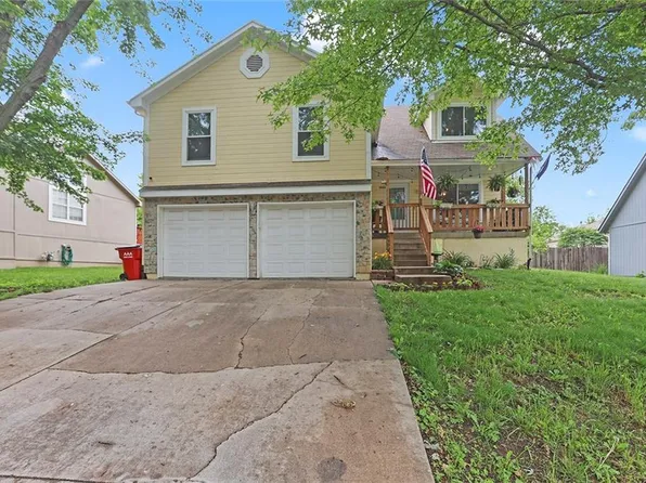 609 NE Ridge Creek Dr, Blue Springs, MO 64014