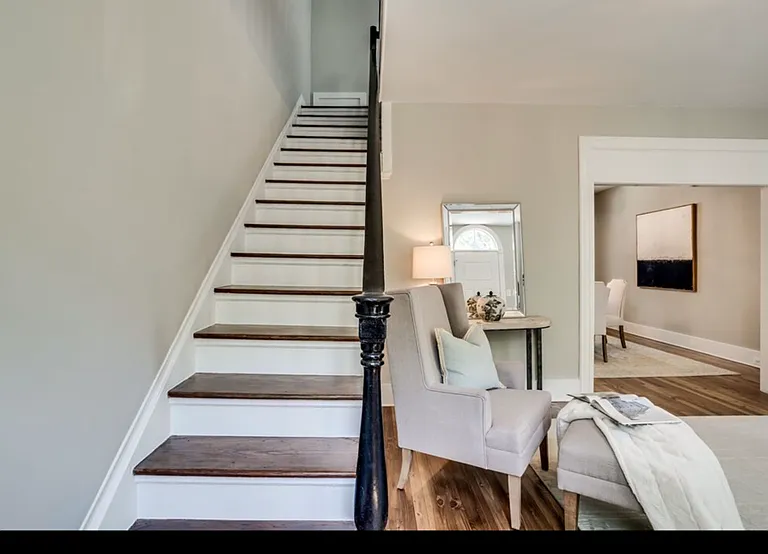 220 Adams St NE — Photo 12