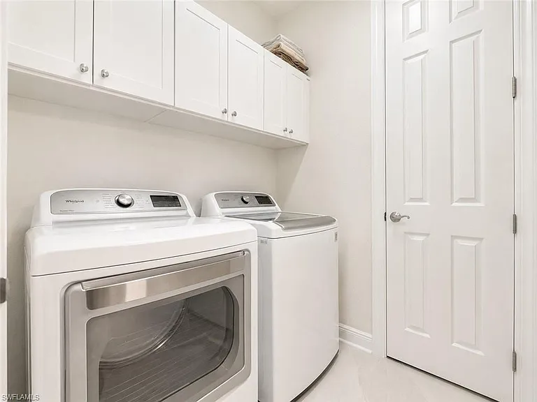 12667 Biscayne Ct — Photo 36