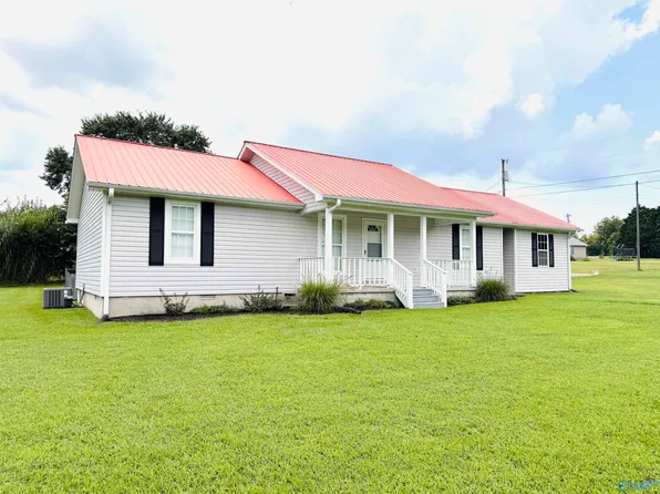 70 Damien Dr, Albertville, AL 35951