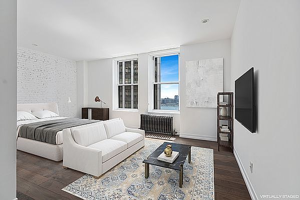 1st image of 3 Hanover Sq #13I