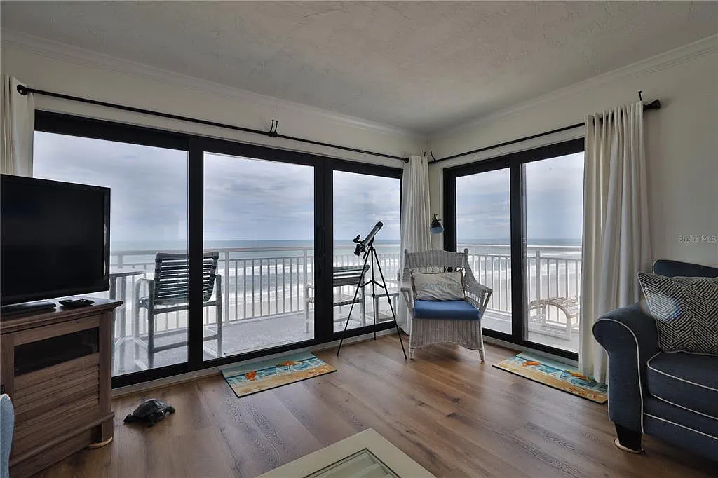 2 bed, 2.0 bath, 1139 sqft, $6,000 — Photo 1