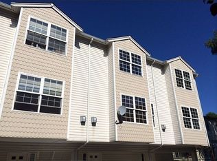 8526 Nesbit Ave N, Seattle, WA 98103