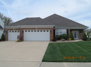 8800 Bauer Cir, North Ridgeville, OH 44039