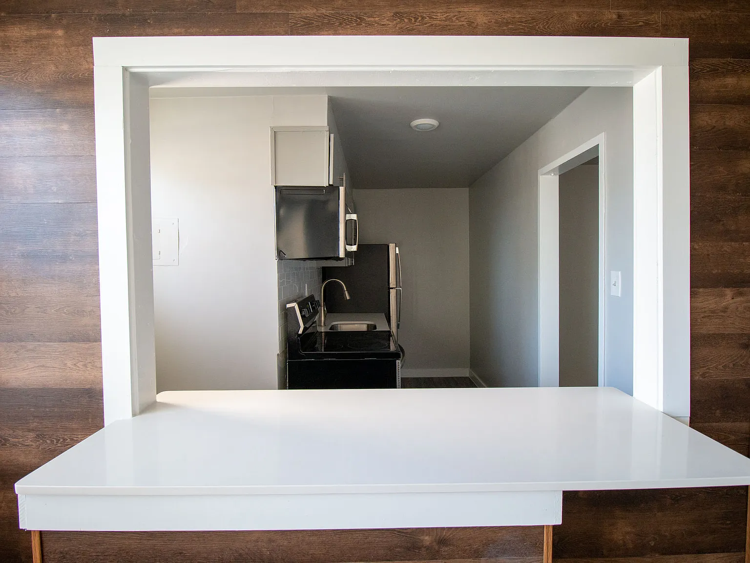 Mayflower Apartments — Photo 3