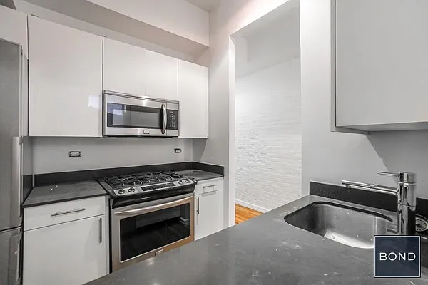 Rented by Bond New York | media 2