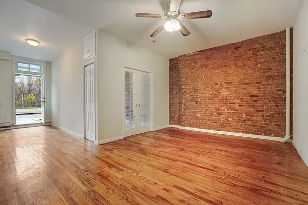 Rented by Twyford Real Estate | media 7