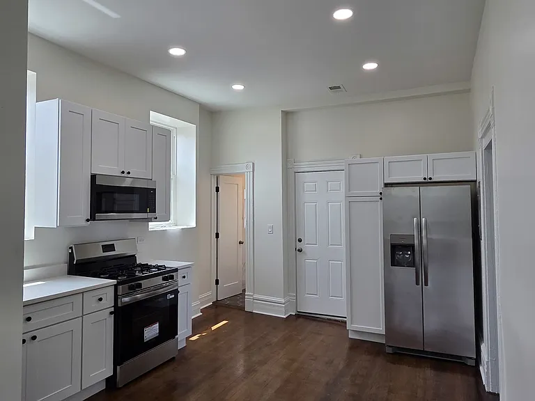 3444 S Western Ave #2F — Photo 4