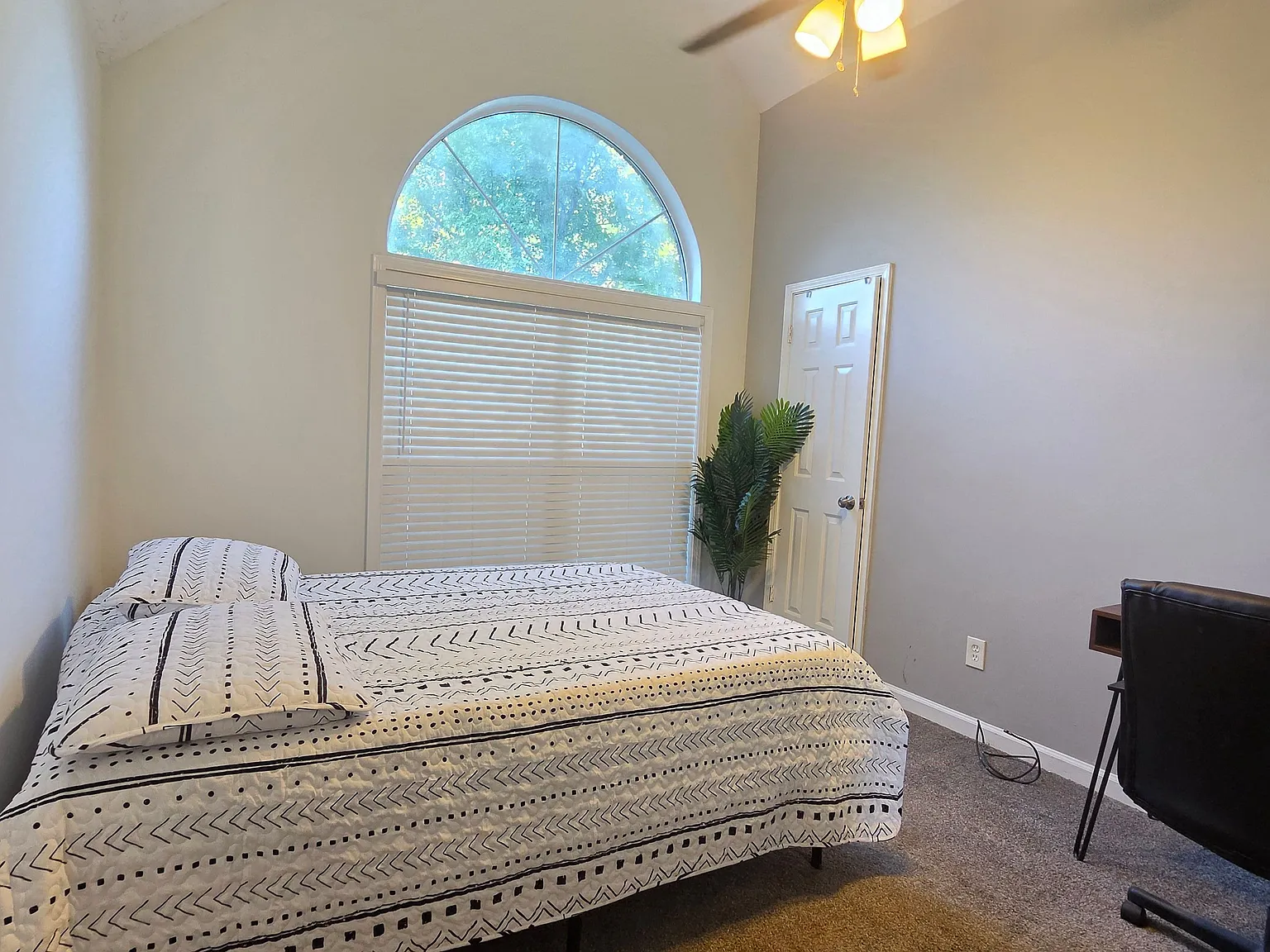 3230 Plymouth Rock Dr — Photo 2