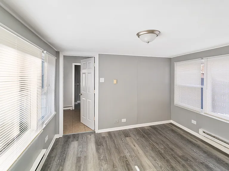 17306 Holmes Ave — Photo 9