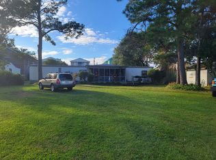1702 Bonito Ln, Kure Beach, NC 28449